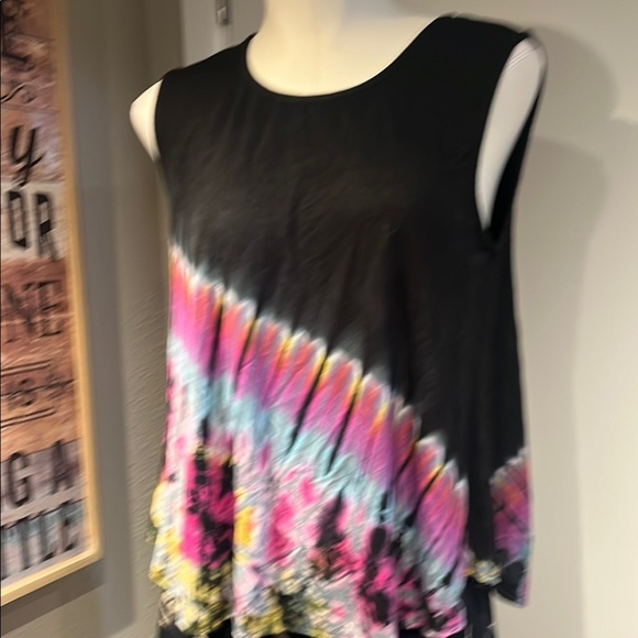 Pleated Black and Pink Relaxed Tank Top - Picture 2 of 16
